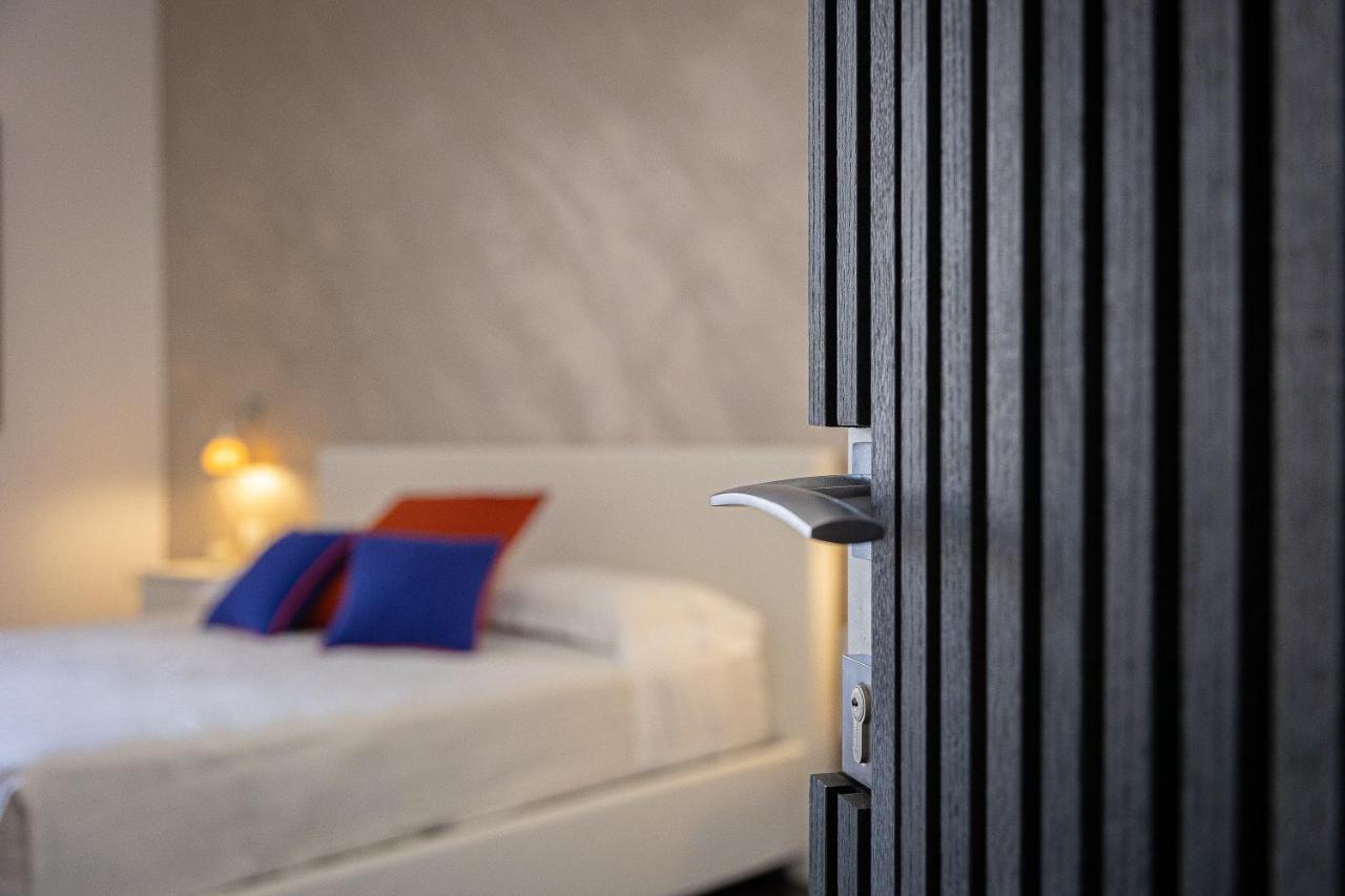 Отель Kosmo Rome Luxury Экстерьер фото